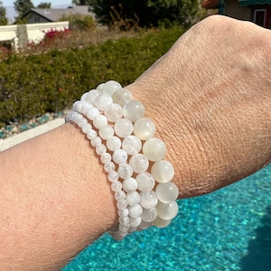 Maansteenarmband #1 - armband met kralenintentie van 4 mm, 6 mm, 8 mm of 10 mm - steen van zelfontdekking, intuïtie, inzicht en dromen