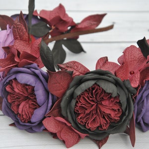 Goth fiore corona nera bordeaux scuro copricapo floreale Halloween pezzo di capelli da sposa