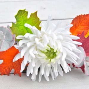 Fall hair comb Fall leaves hair clip Chrysanthemum autumn leaves bridal hair piece Wedding headpiece