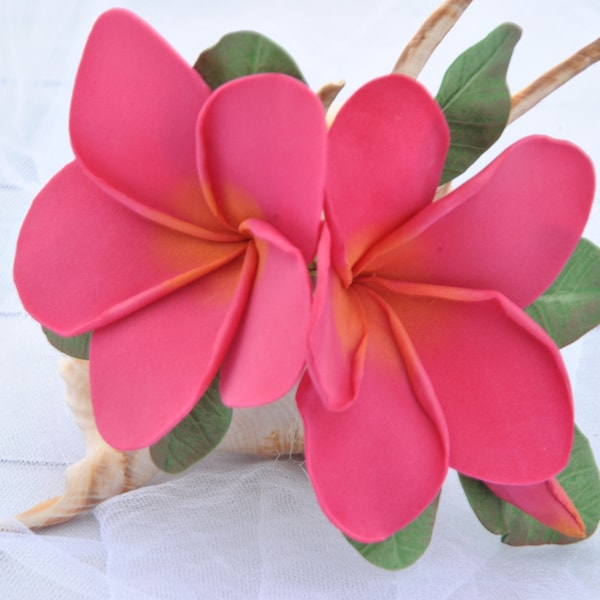 Tiki Haarblume Plumeria Haarspange Magenta Hawaii Hochzeit HaarspangeTropical hot pink Blume Haarspange Braut Haar accessoire