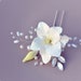 Blume Haarnadel mit Kristallen und Perlen weiße Lilie Braut Haarteil Hochzeit Blume Haarschmuck