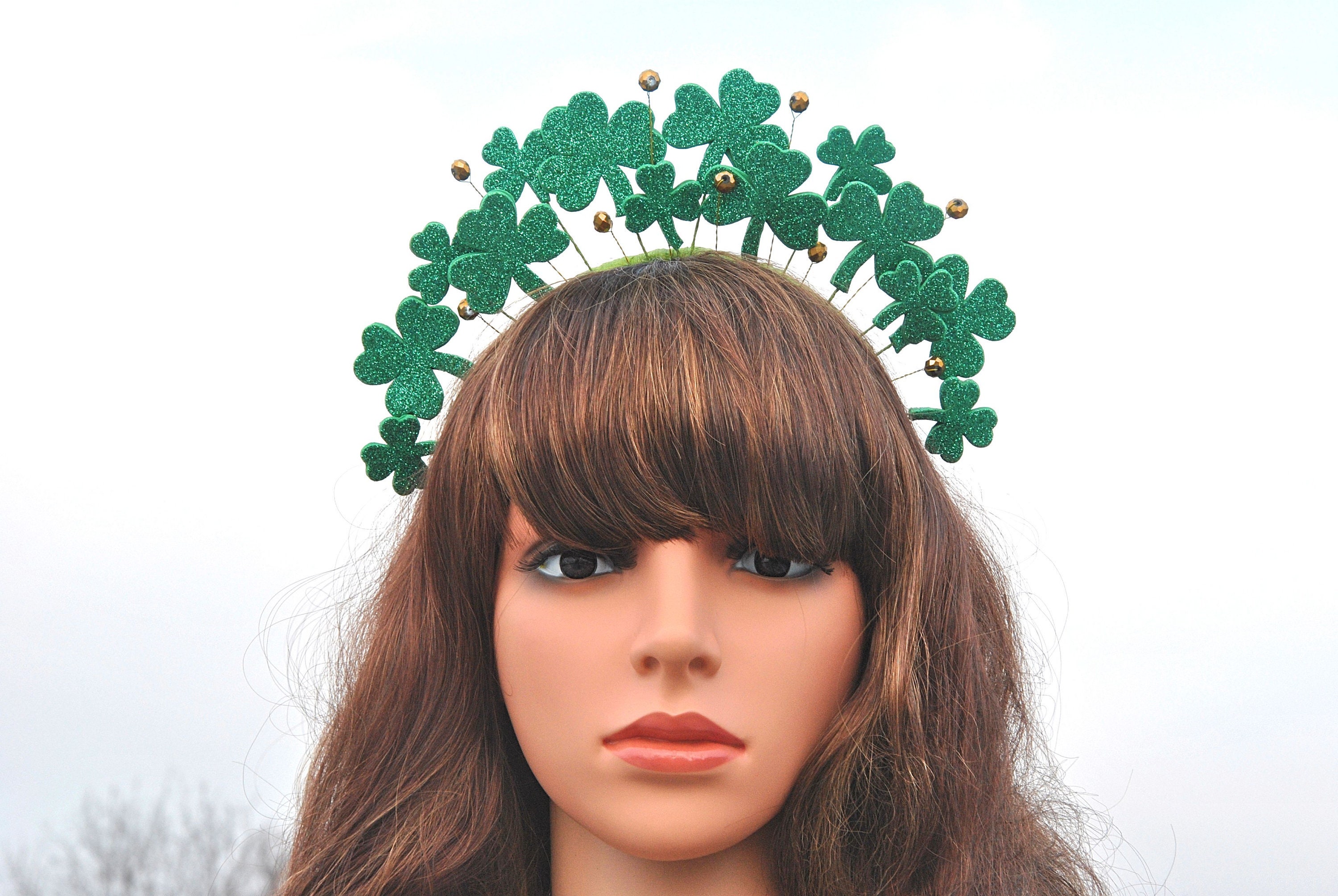 Boao 12 Pack St Patricks Day Shamrock Crown Craft Kit Green Felt Head Crown with Decorative Parts and Elastic Rope for St Patricks Day Party Costume Decorations 