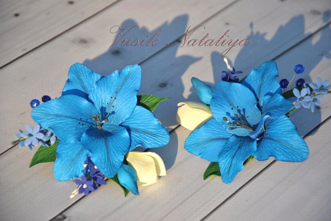 Lily hair clip Tropical wedding hair piece White bridal hair Etsy