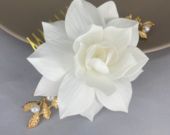 Gardenia hair comb Wedding hair clip white gardenia Gold leaf bridal hair piece Pearl headpiece