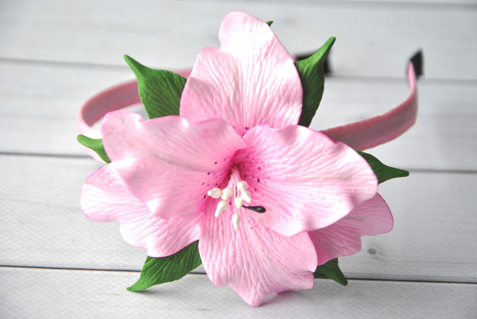 White Lily Hair Clip Wedding Tropical Calla Lily Bridal Hair Etsy