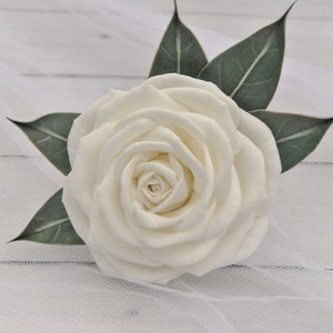 Horquilla de novia de eucalipto y rosa blanca - Tocado de flores para boda