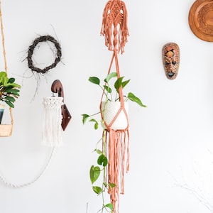 Plant hanger, Macrame plant hanger, Indoor plant hanger, Bohemian home decor, Large plant hanger, Terracotta plant hanger, Long Plant Hanger