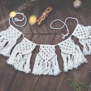 Macrame bunting, Macrame garland, Christmas decor, Christmas Ornaments, Macrame favors, Wall Decor Garland, Wall Bunting, Macrame jar cover
