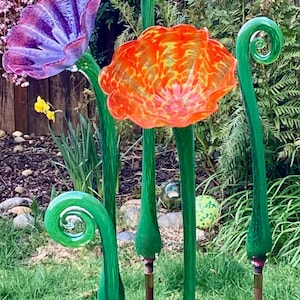Broto de samambaia esculpido em vidro, arte para jardim