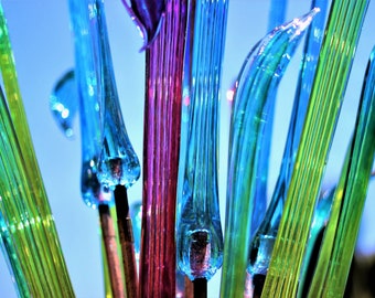 Hand Sculpted Glass Grass: Vivid Garden Art