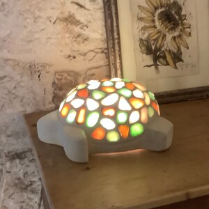 Turtle lamp, turtle with sea glass, stone lamp in the shape of a turtle, bright turtle, table lamp