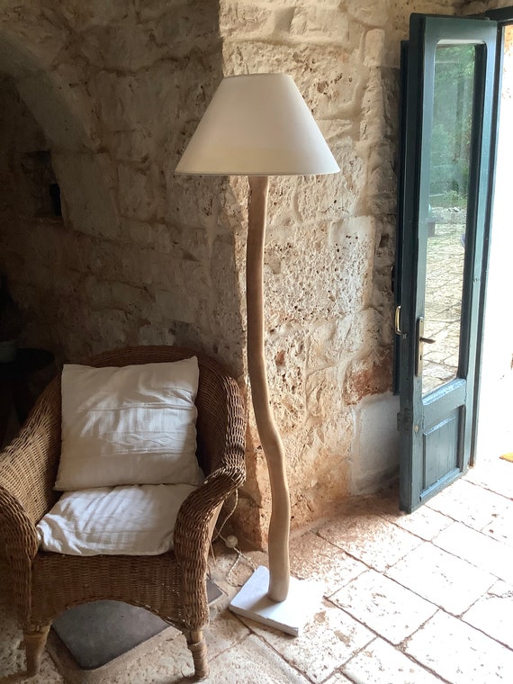 Lampada in legno d'ulivo, piantana in ulivo, lampada a stelo con paralume, lampada  da terra -  Italia
