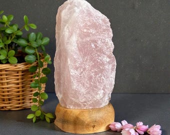 Rosenquarz Kristall Lampe - 1,4kg-1,8kg: Auf Holzständer, E14 LED Birne und Netzstecker