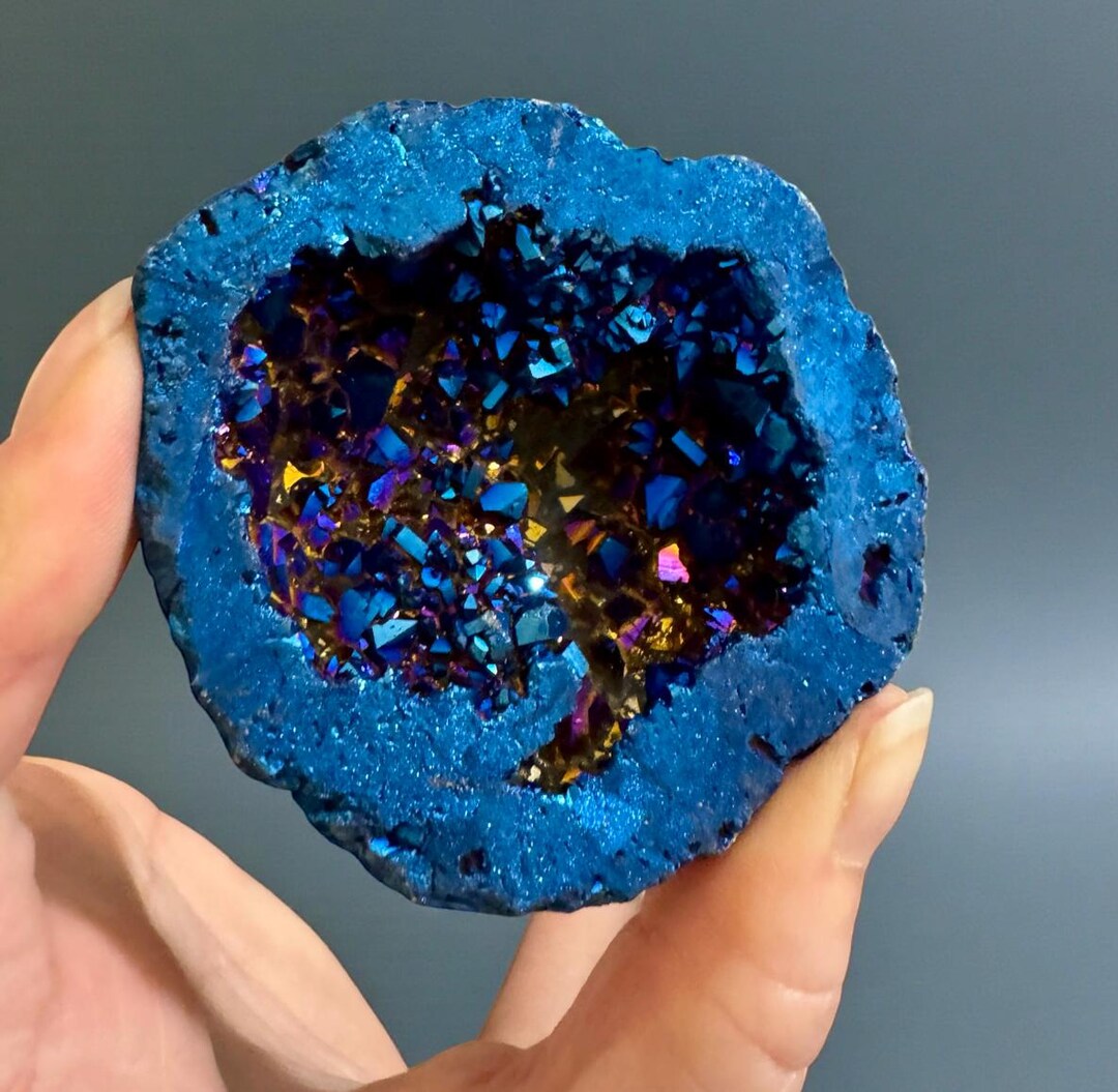 Cobalt Aura Geode – Vibrant and Mystical Crystal | Luna by Louise ...