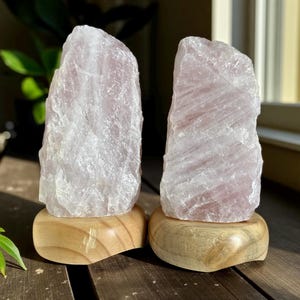 Rose Quartz Crystal Lamp - 1.4kg-1.8kg: On wooden Stand, E14 LED Bulb and Mains Plug image 5