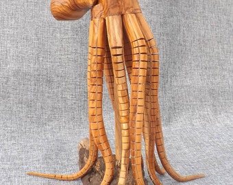 柔軟な触手を持つ木製のタコ - Etsy 日本