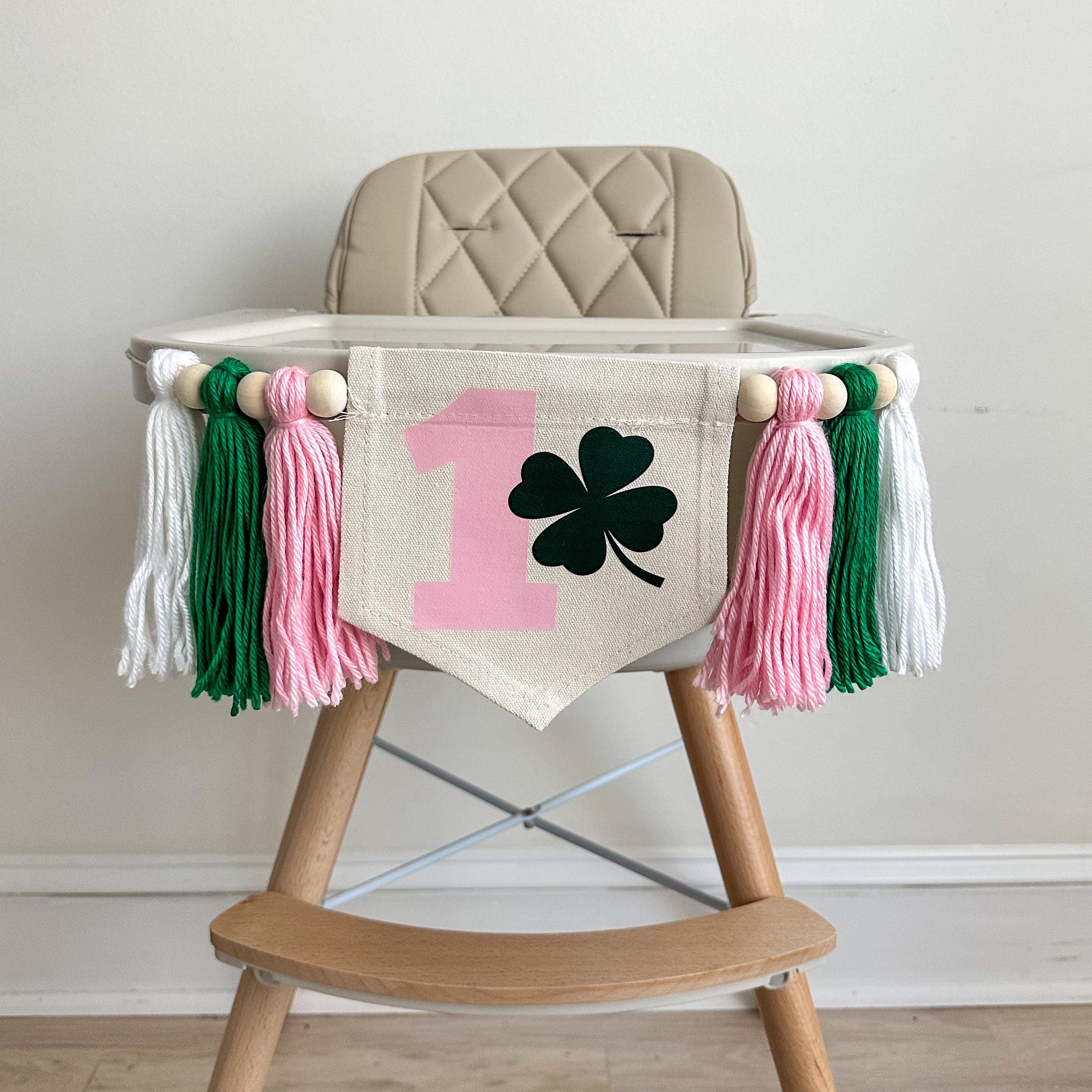 St. Patrick's Day Geburtstags-Deko: Glitzer-Banner 'Happy Birthday' & Kleeblatt-Girlande