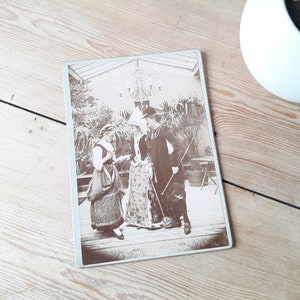 Photographie noir et blanc/carte portait d'acteurs/costumes de théâtre anciens/France 1920
