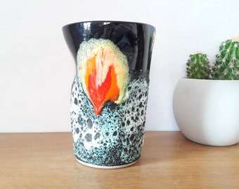 Vaso Vallauris in schiuma di mare in ceramica artistica nera e rossa, forma irregolare, 1970