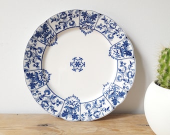 Vintage English/Daventry Dinner Plate/Royal Porcelain/Blue and White/Royal Ridgways Daventry/Victorian 1890