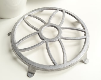 Vintage trivet/tinplate/France 1950s