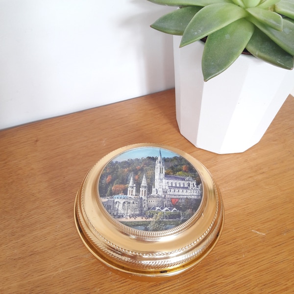 Boîte vintage souvenir/ verre et métal doré/souvenir de La Basilique du Rosaire/ Lourdes France 1940