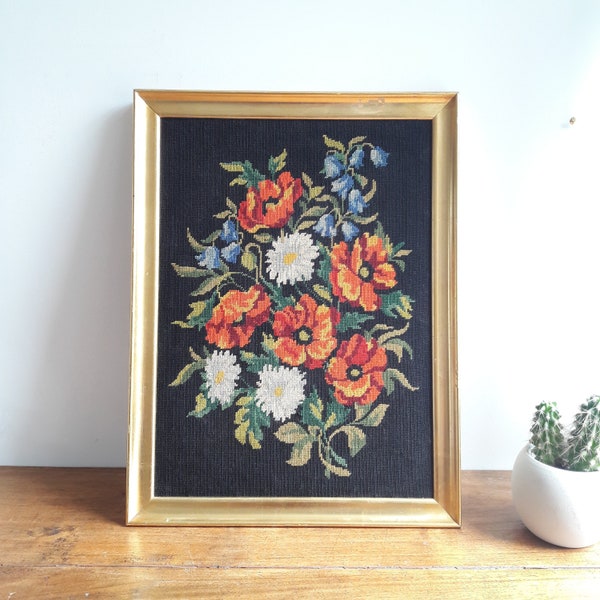 Francais vintage/grand canevas de fleurs/tapisserie en coton/cadre mouluré en bois doré/fait à la main/bouquet de fleurs/années 50