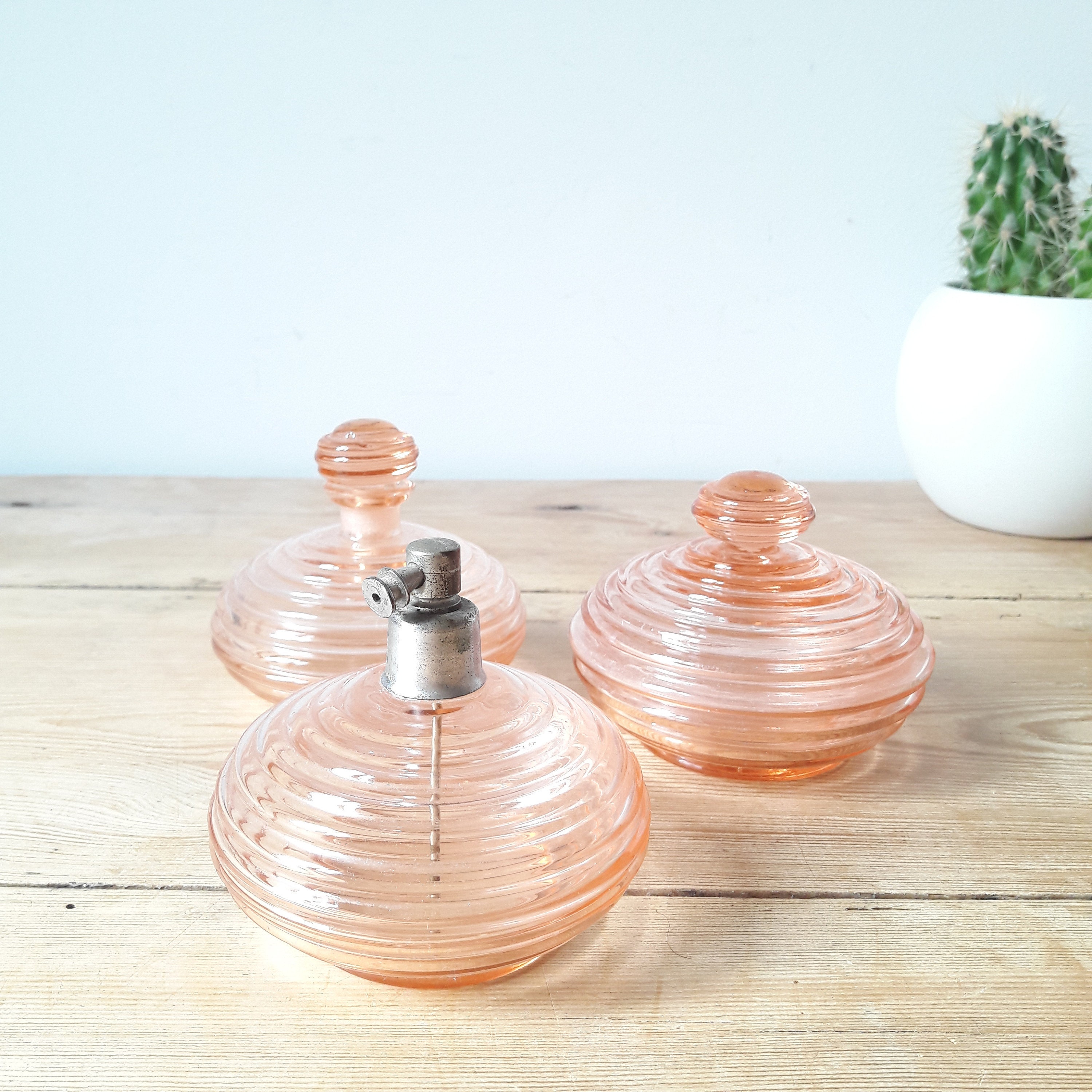 Flacons Art Déco/Ensemble Salle de Bains Vintage/Verre Rose Soufflé/Cabochons/France Années 50