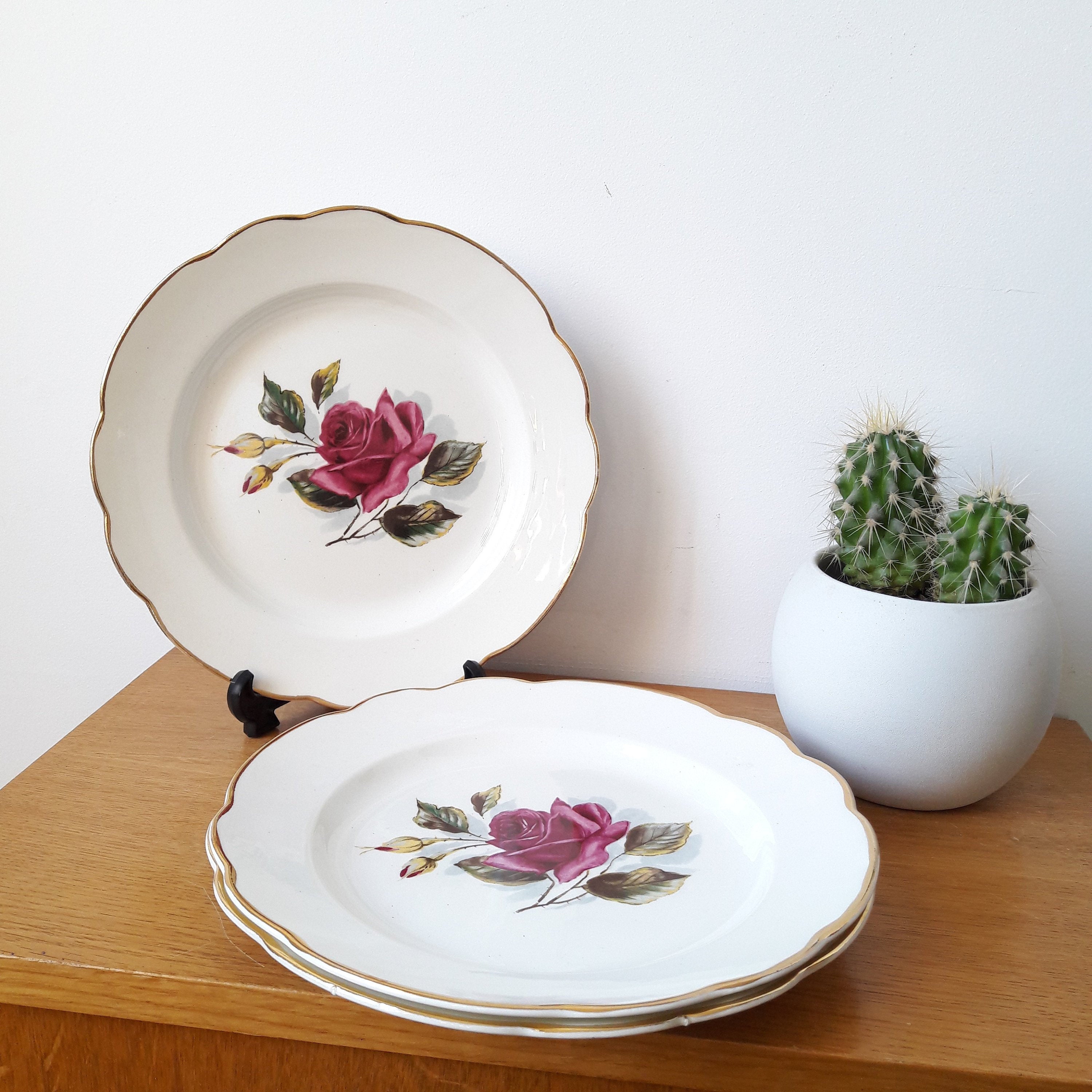 Francais Vintage 2 Assiettes Plates en Porcelaine de Gien Décor Roses Chambort et Doré, Années 60