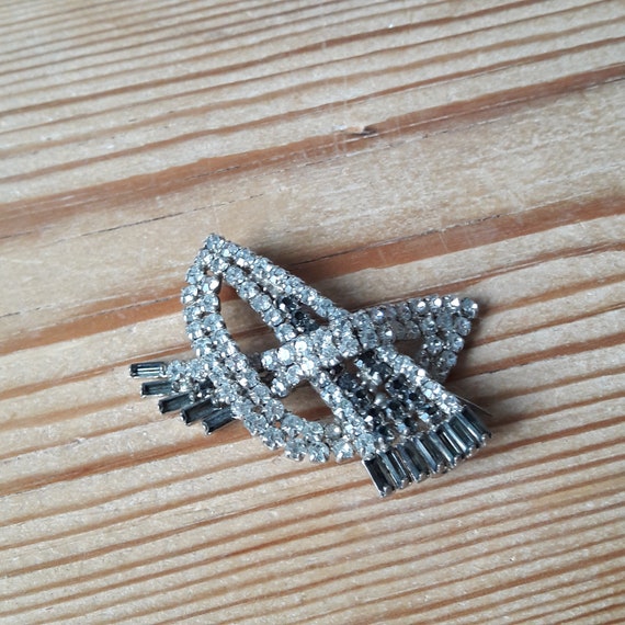 Broche Art Déco Système/clips Métal Blanc Et Strass - Occasion Rare - Style Années 1920
