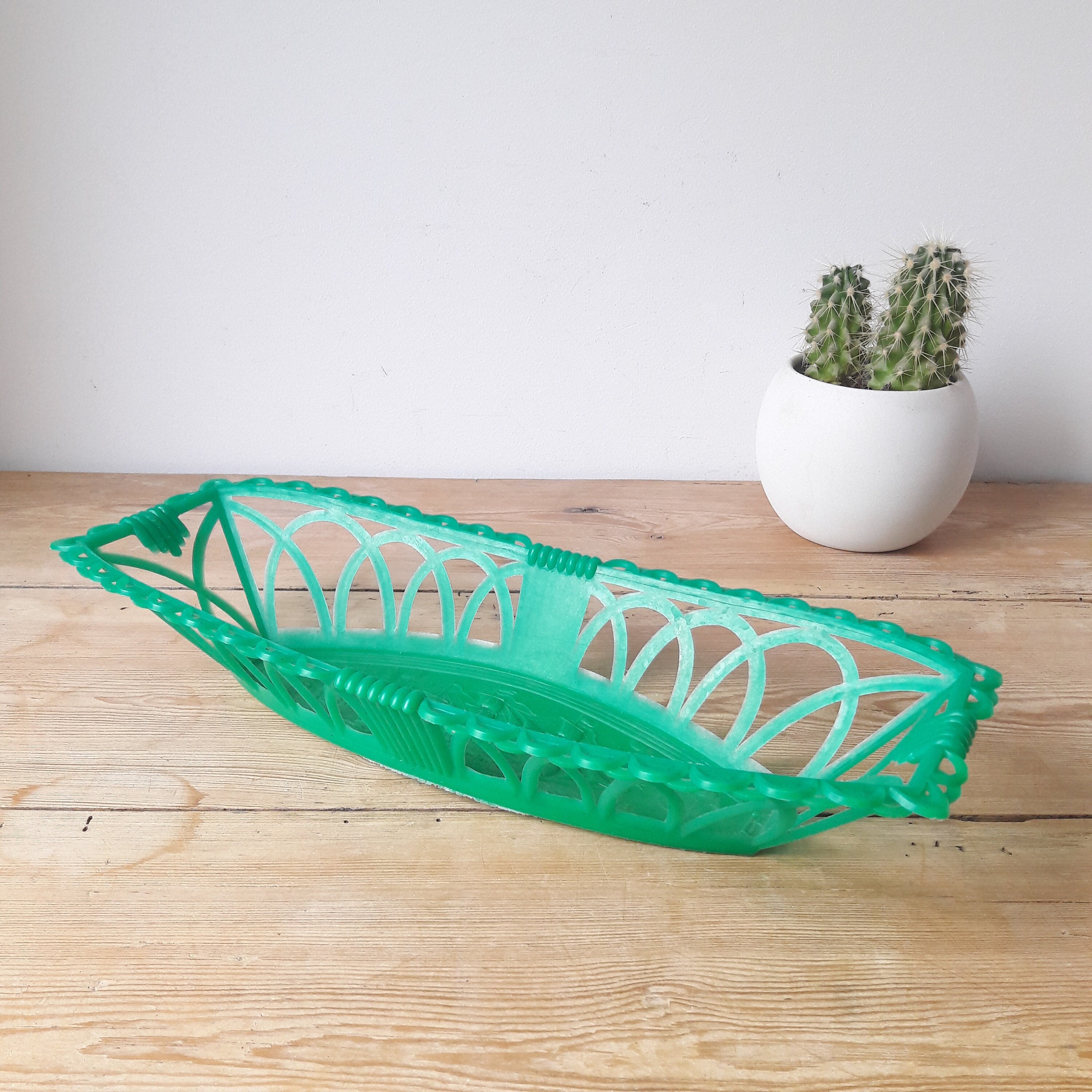 Francais Vintage/Panier Vert/Plastique Moulé/Corbeille de Table/Décor Bateaux/Années 70