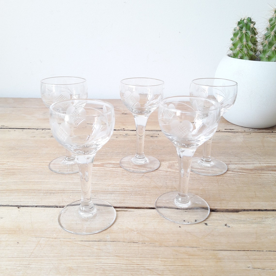 Vintage liqueur glasses/engraved glass/lot of 5/France 60s Etsy