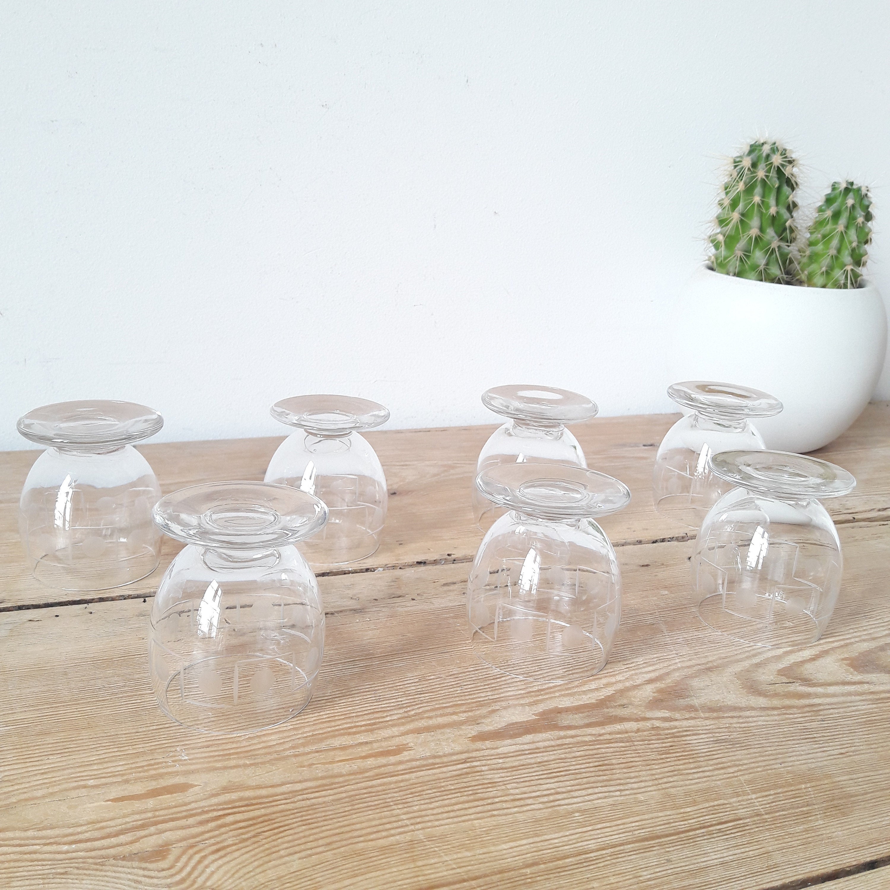 Francais Vintage/Verres à Liqueur Art Déco/Décor Gravé Géometrique/Lot de 7/France Années 40