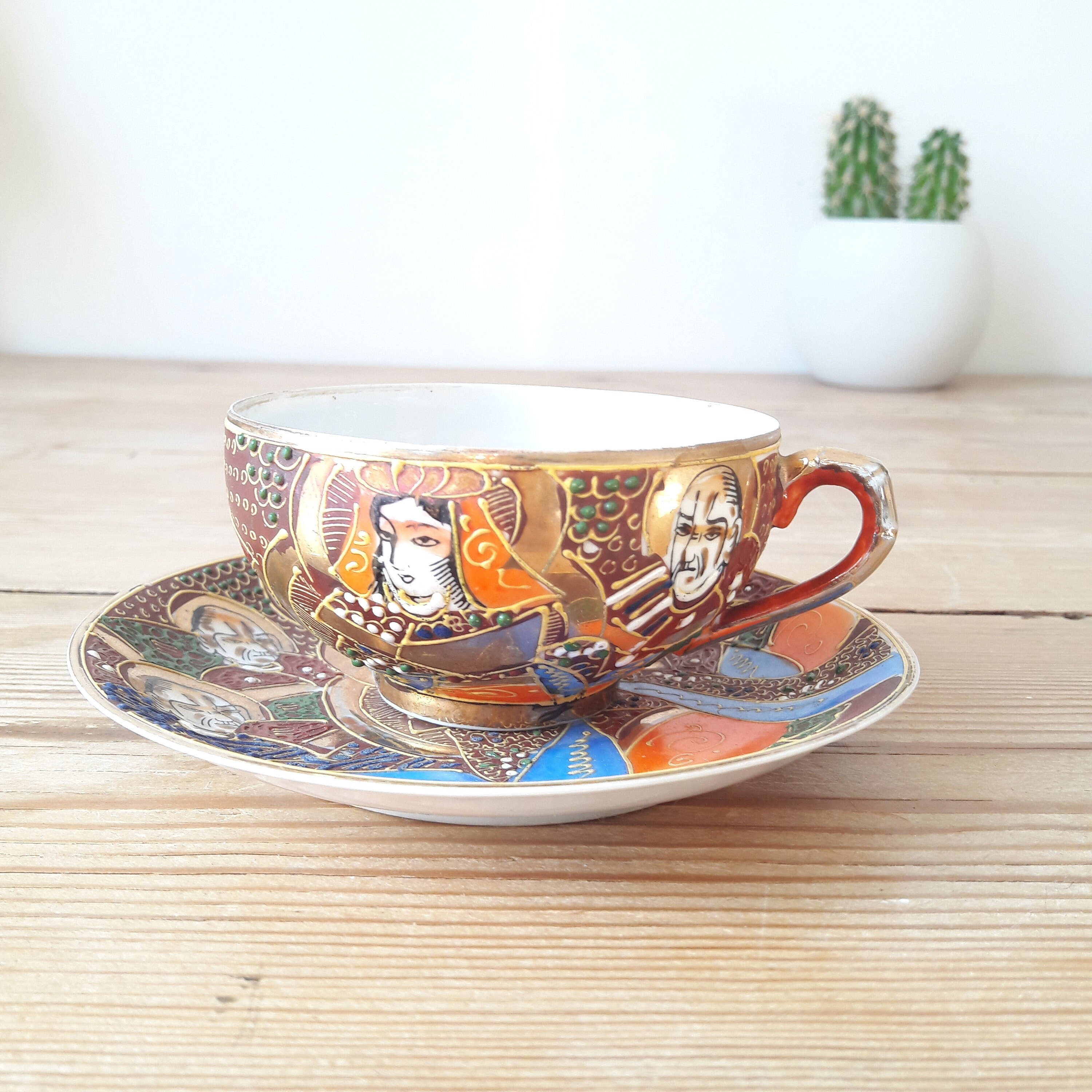 Japonais Vintage/Satsuma Véritable/Époque Meiji/Tasse et Sous Tasse à Thé/Porcelaines Décorées/Motif