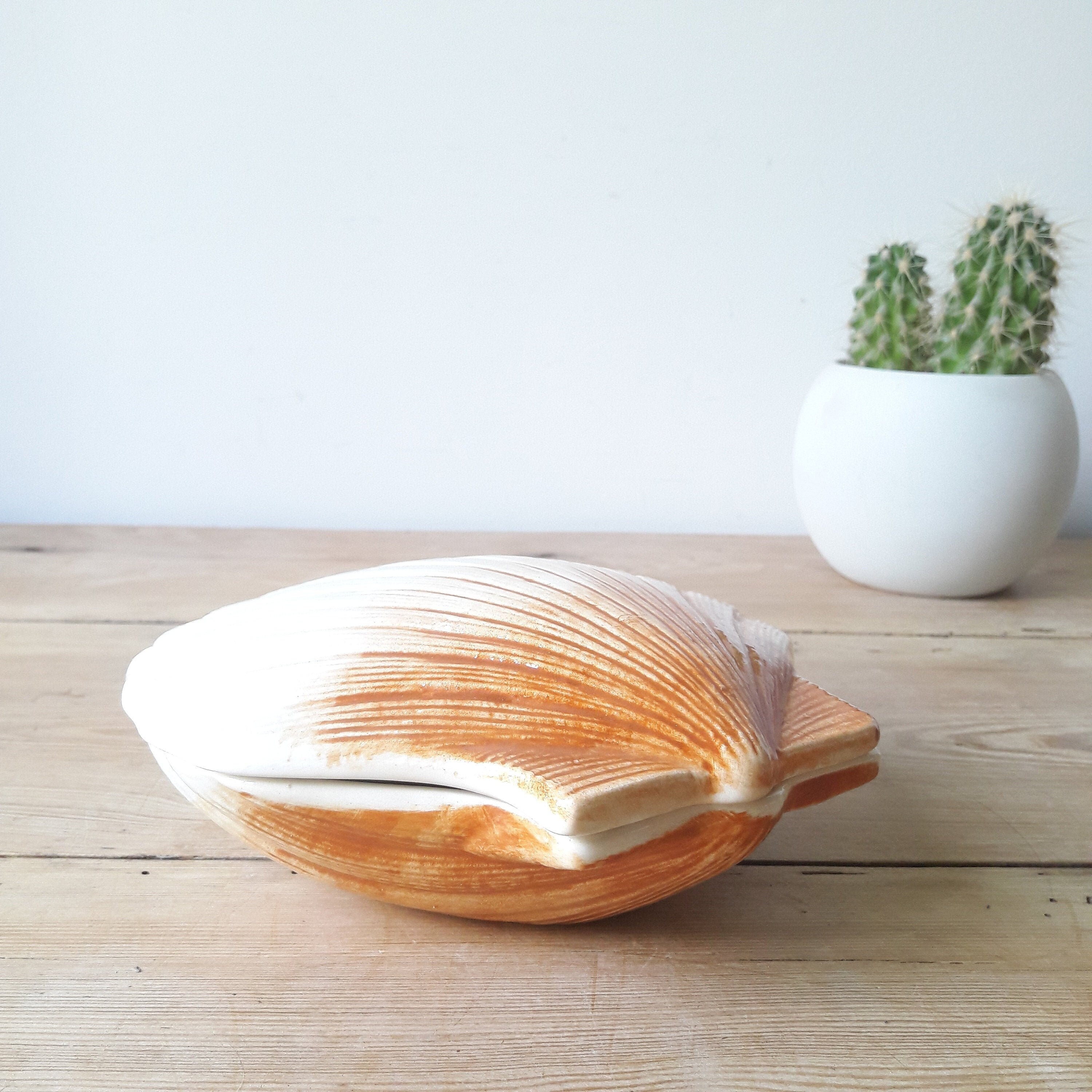 Plat Coquillage Vintage/Boîte en Faience/Forme Fermé/Barbotine Du Portugal/Années 1960