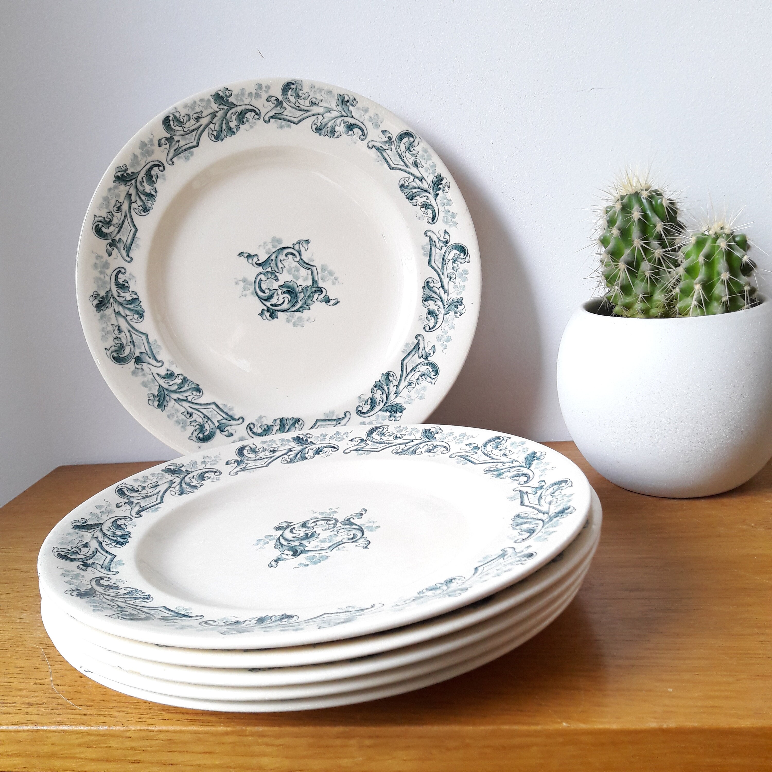 Vintage French 1900s ceramica Longwy Set of 7 dinner plates