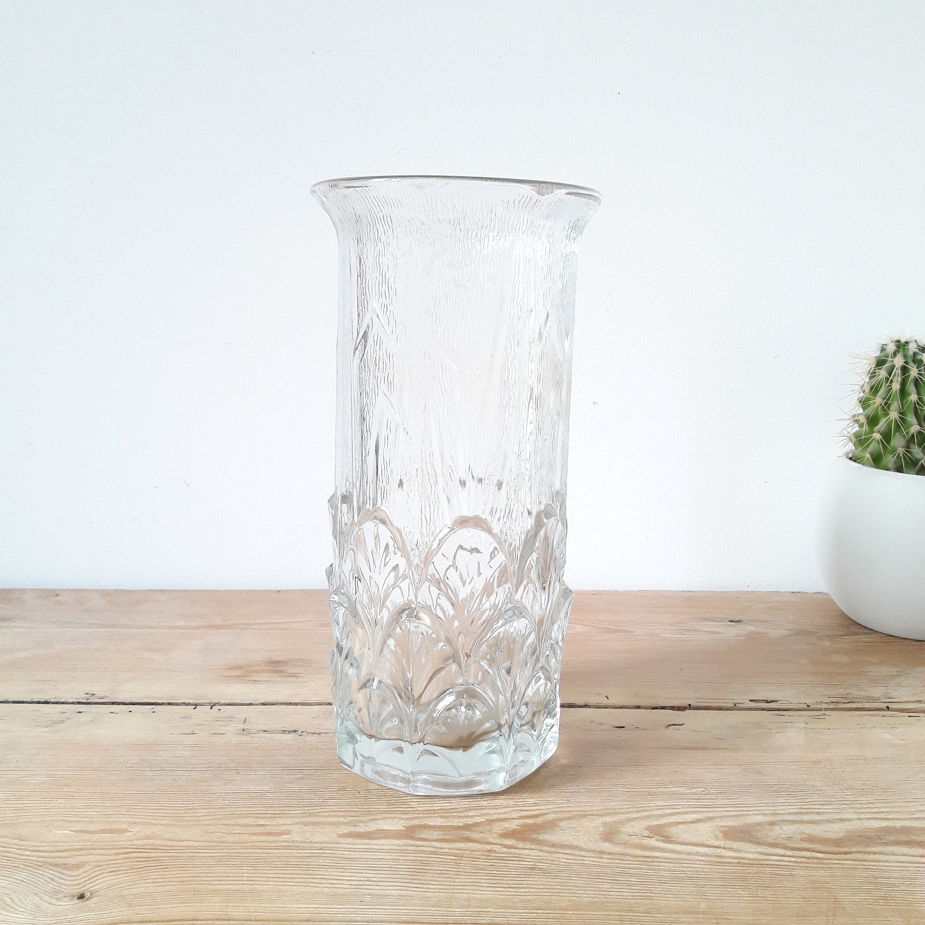 Vase Italien Vintage/Verre Moulé Épais/Décor de Fleur/style Art Déco/Années 60