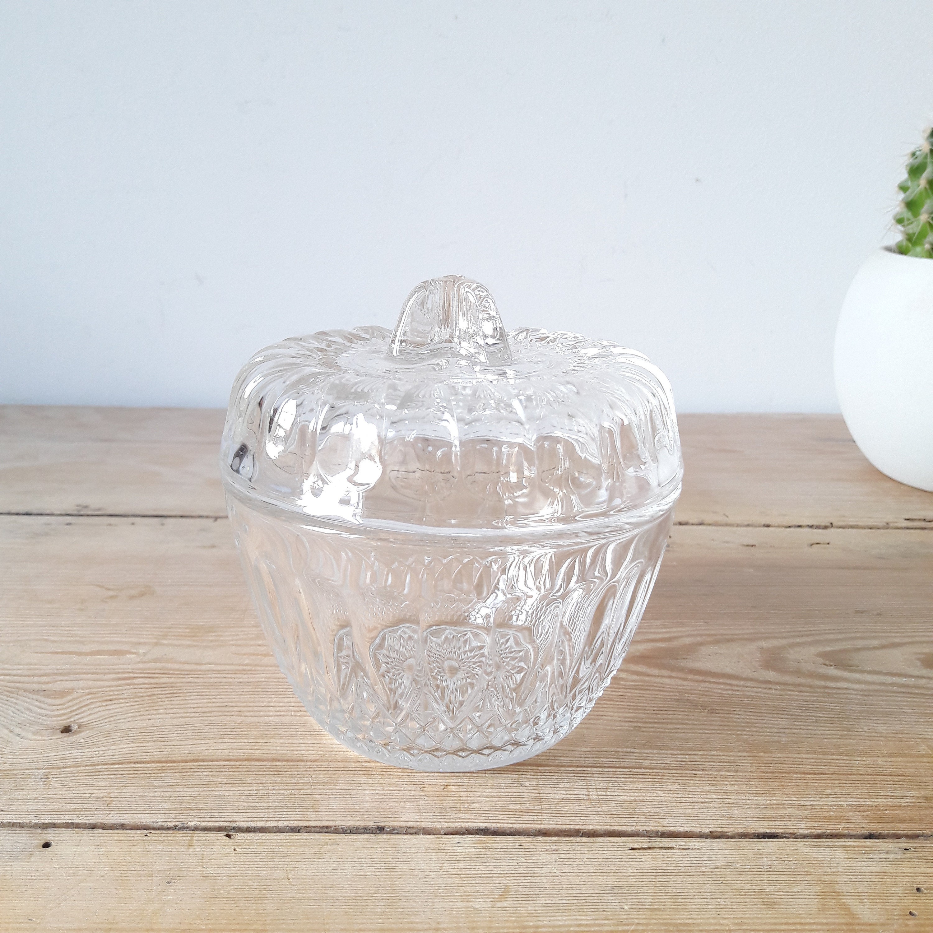 Bonbonnière Vintage/Sucrier en Verre Moulé/Verrerie de Reims/France 1960