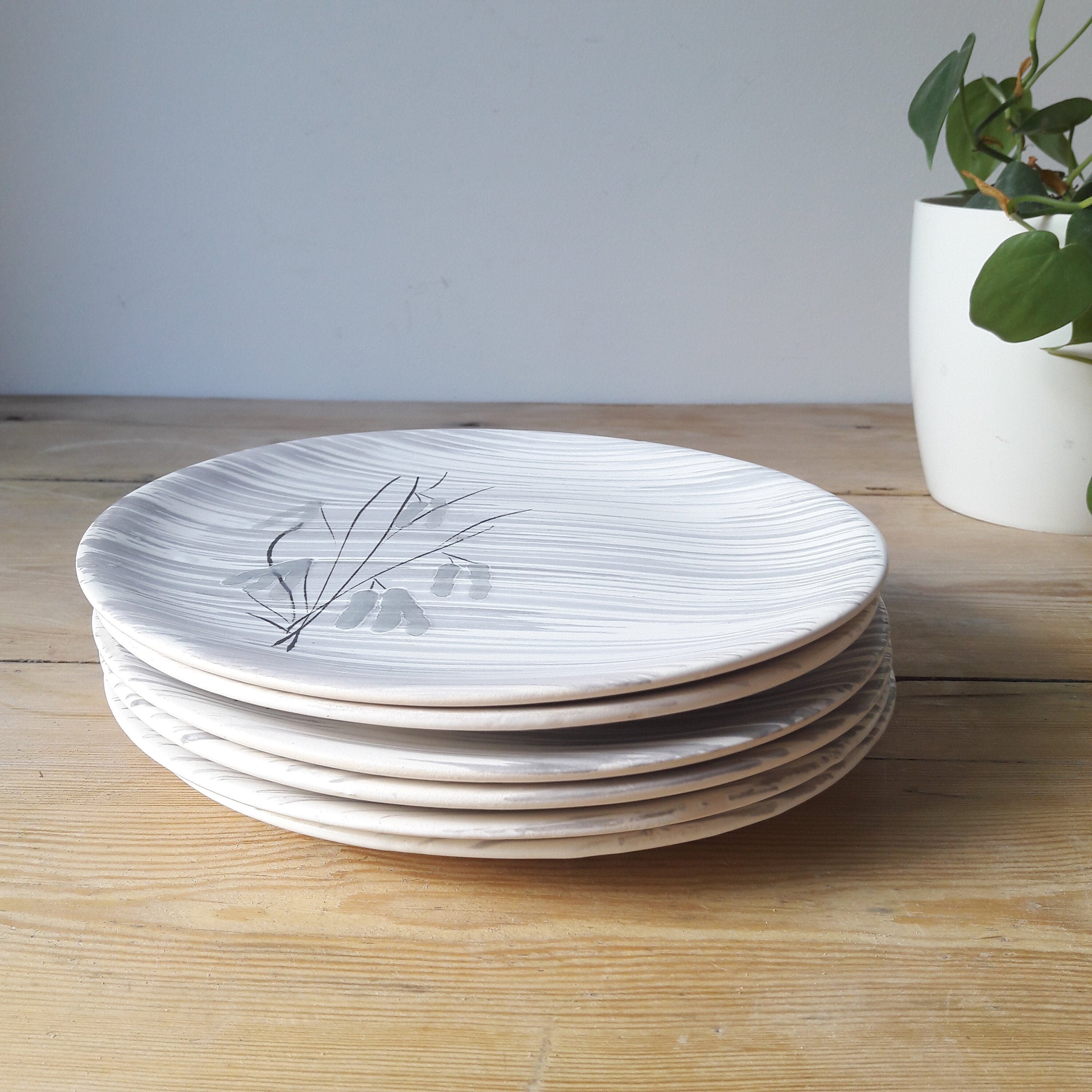 Francais Vintage 6 Assiettes A Dessert en Faience de Salins Blanc Décor Gris Chatons, Années 70