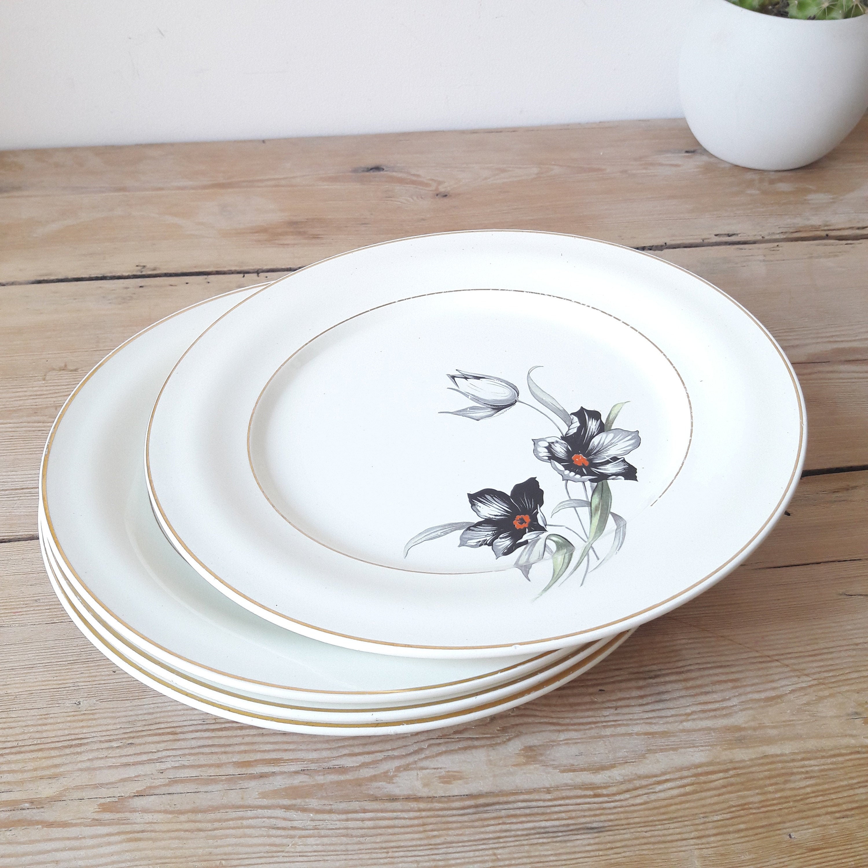 Assiettes Plates Vintages/Faience Beige et Or/Décor Tulipes Noires/Lot de 4/Faience Ceranord/Saint A