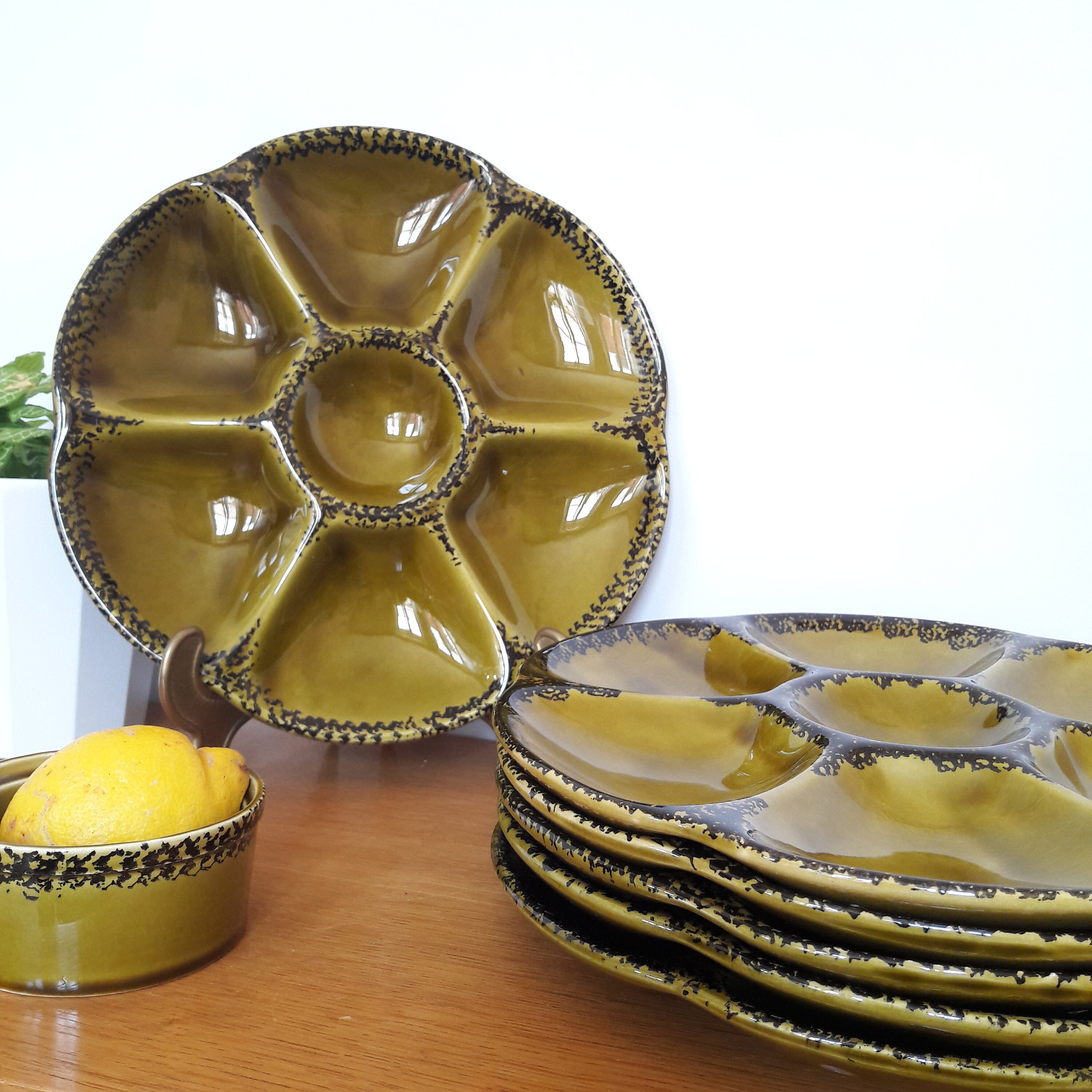 Service Gien/6 Assiettes à Huîtres et Ravier/Barbotine Vintage/ Céramique Verte Noire/France 1960