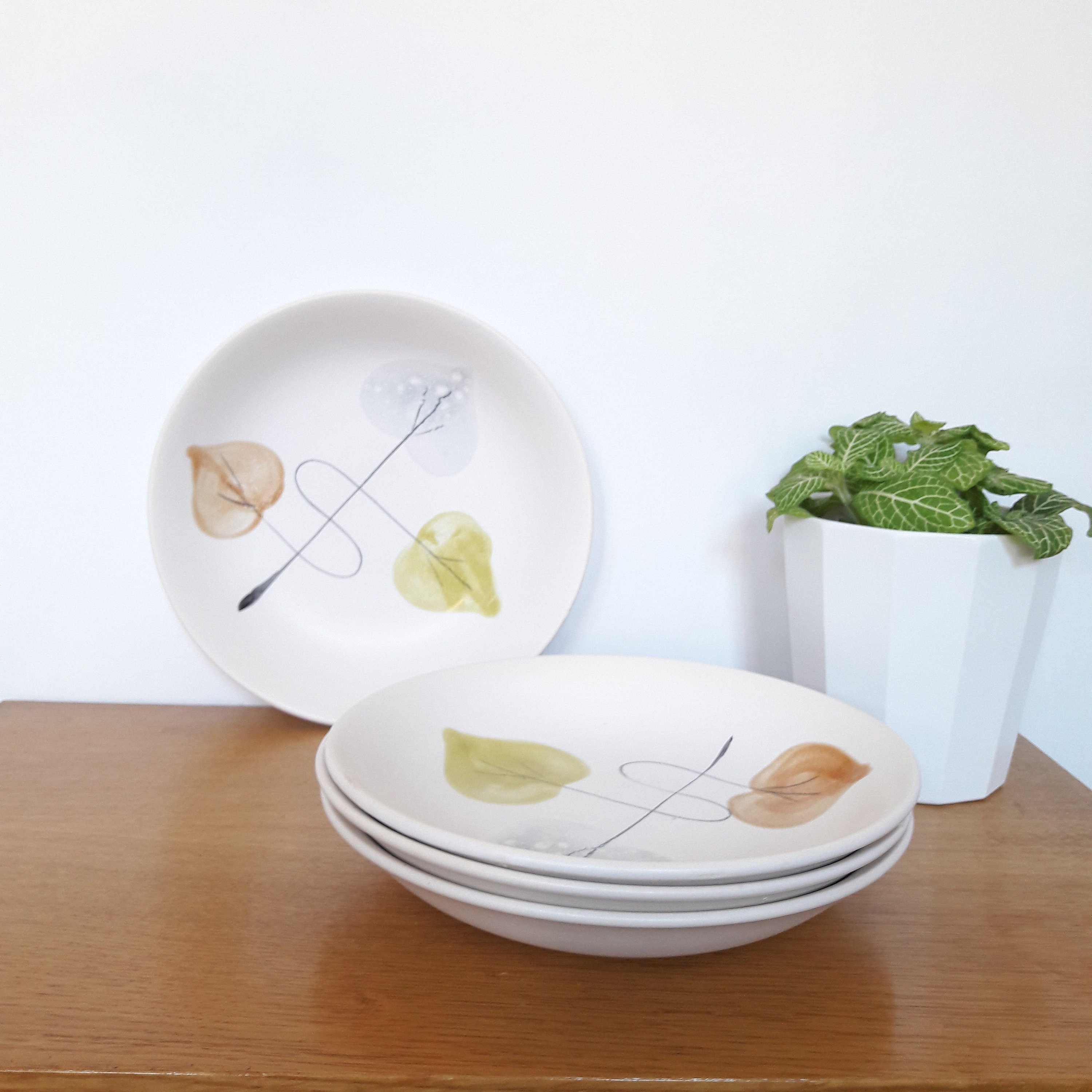 Francais Vintage 4 Assiettes Creuses en Grès de Niderviller Décorées Main Modèle Trio, 1970