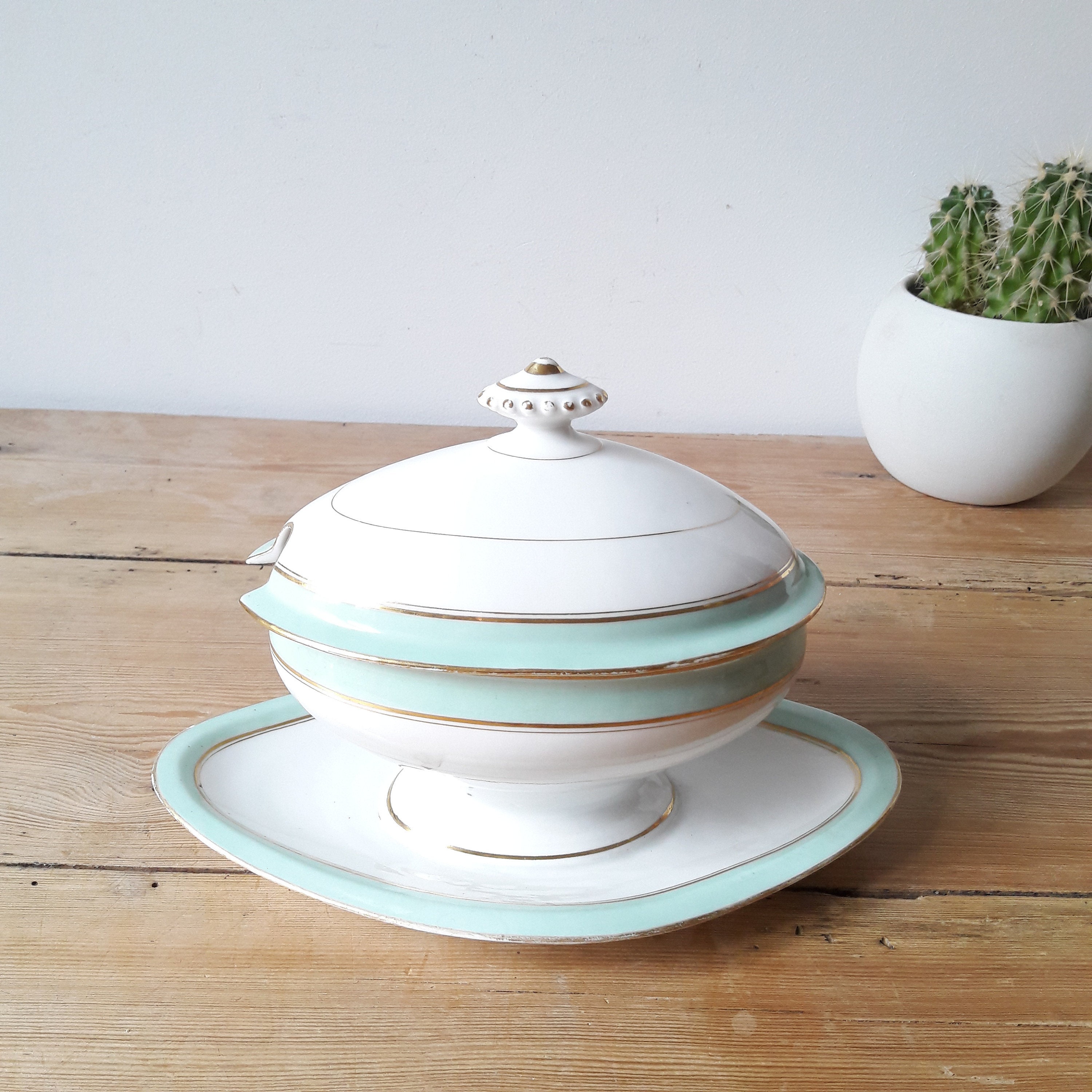 Saucière Ancienne/Porcelaine Blanche/Décor Vert et Liseré Or/France 1900