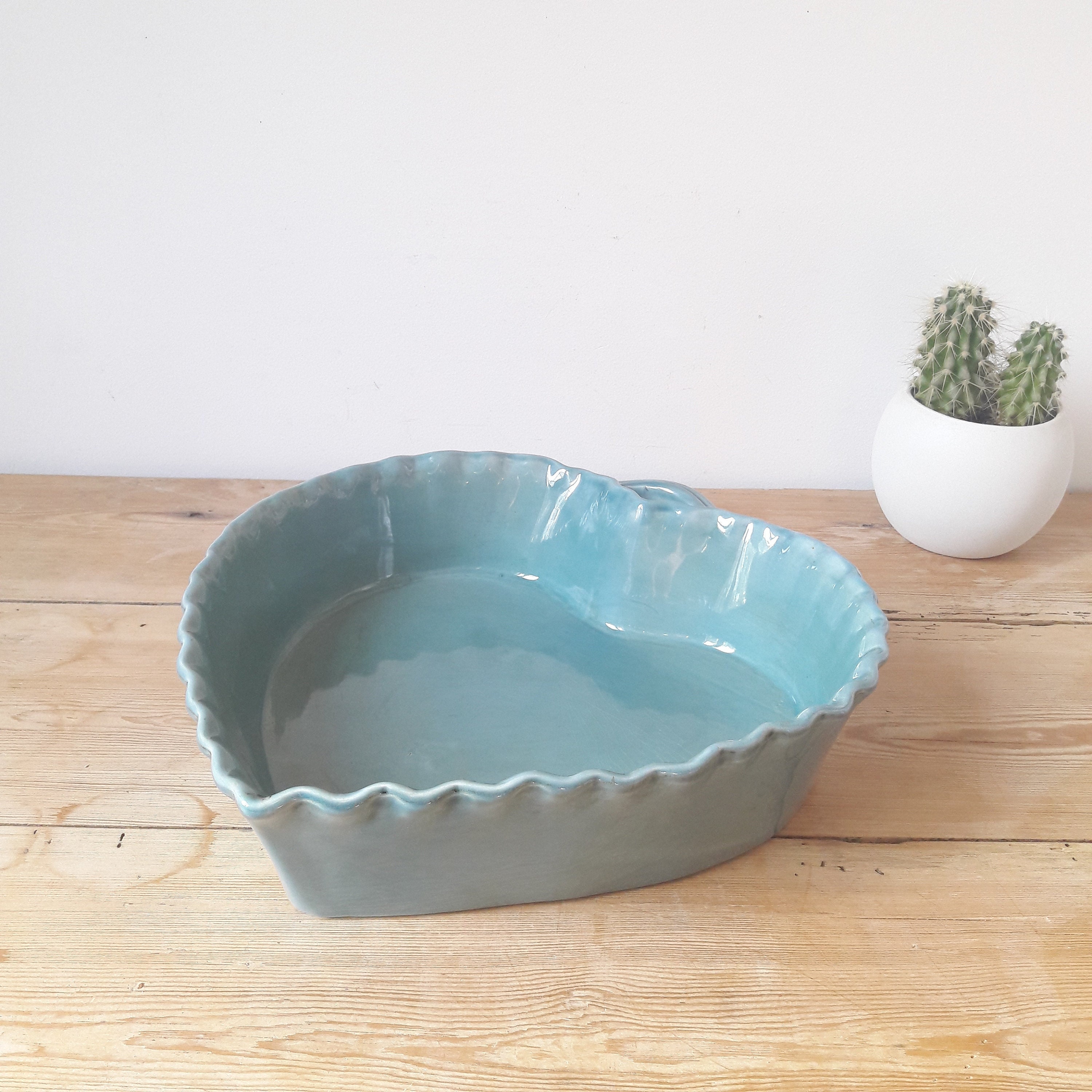 Francais Vintage/Plat Coeur en Céramique/Bords Festonnés/Plat à Gratin/Porcelaine Bleue Athezza