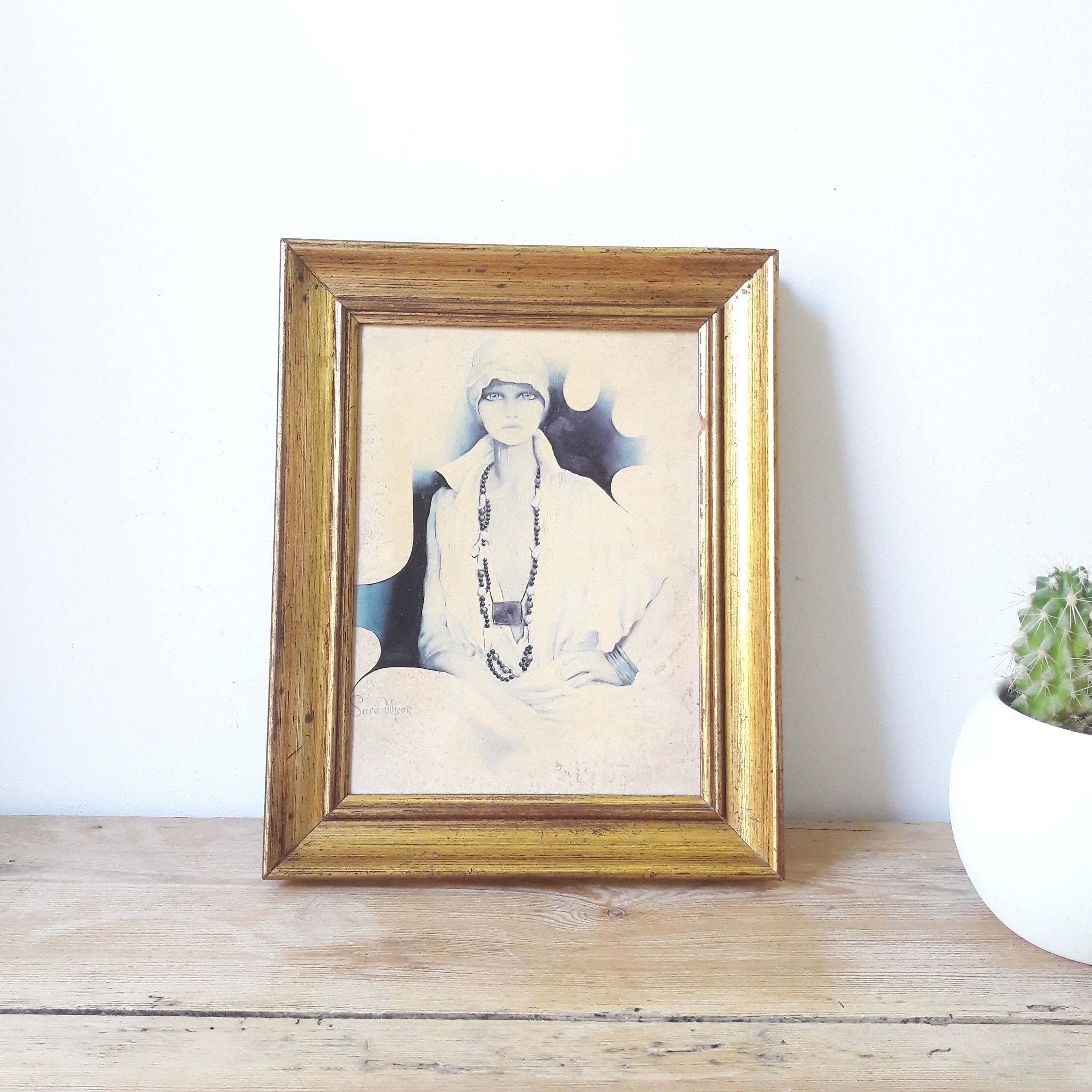 Cadre Doré Vintage/Bois Sculpté /Toile Image Peinte/Portrait de Sarah Moon/France Années 80