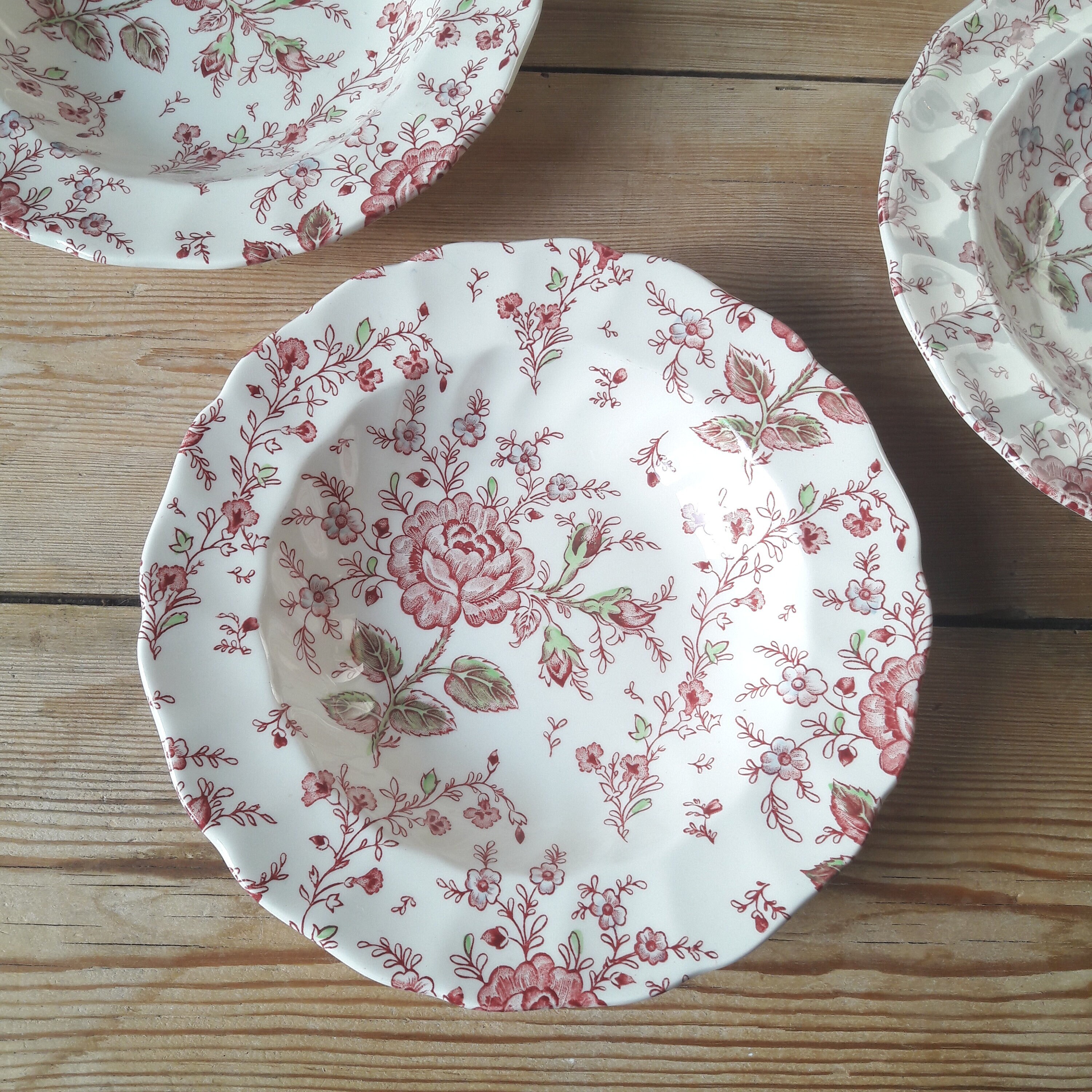 Assiettes Anglaises Vintage/Johnson Bros/Lot de 5/Creuses/ Faïence Ironstone/Modèle Rose Chintz/Grav