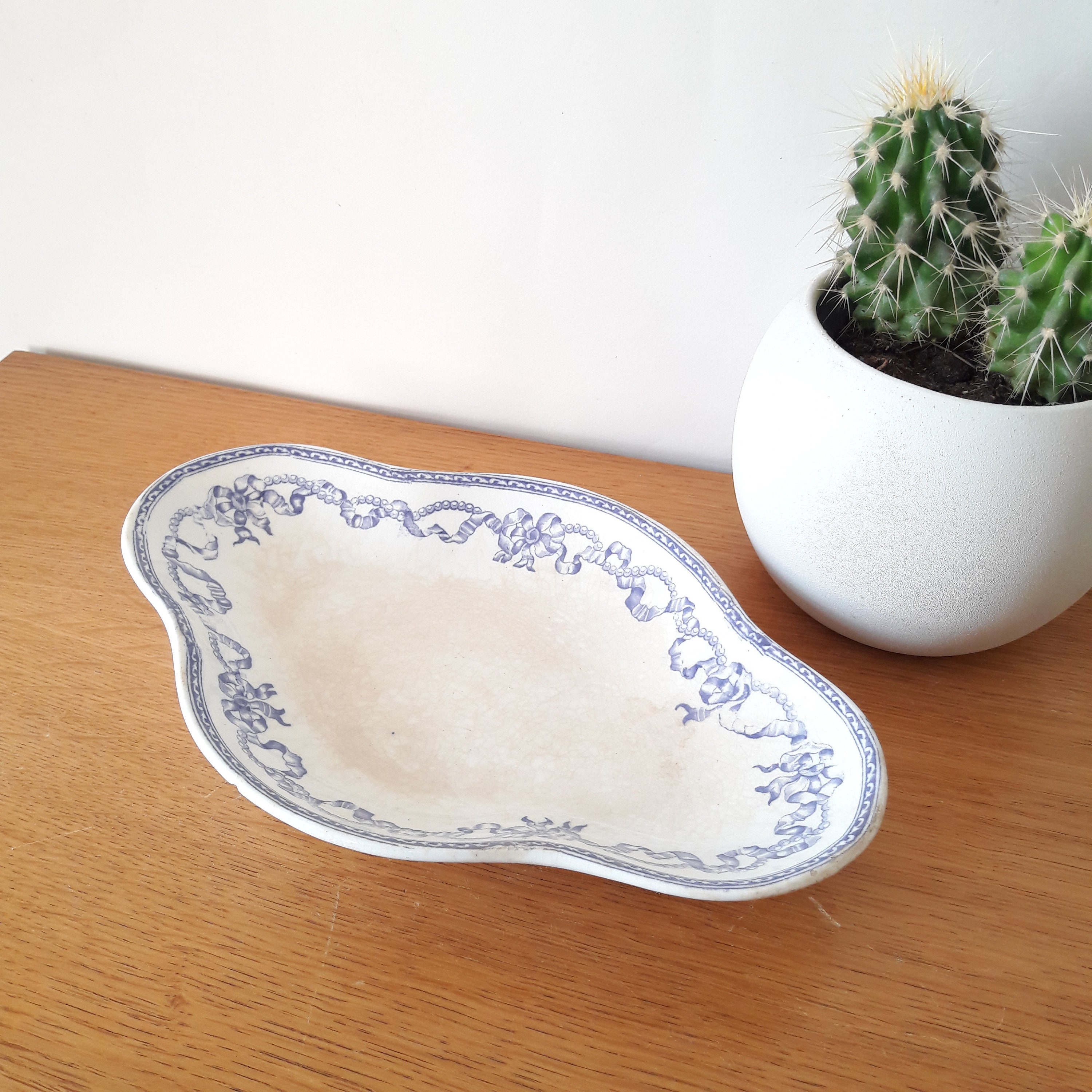 Plat Ovale Ancien, Faience Violette Anglaise, William Brownfield, Datée de Septembre 1881