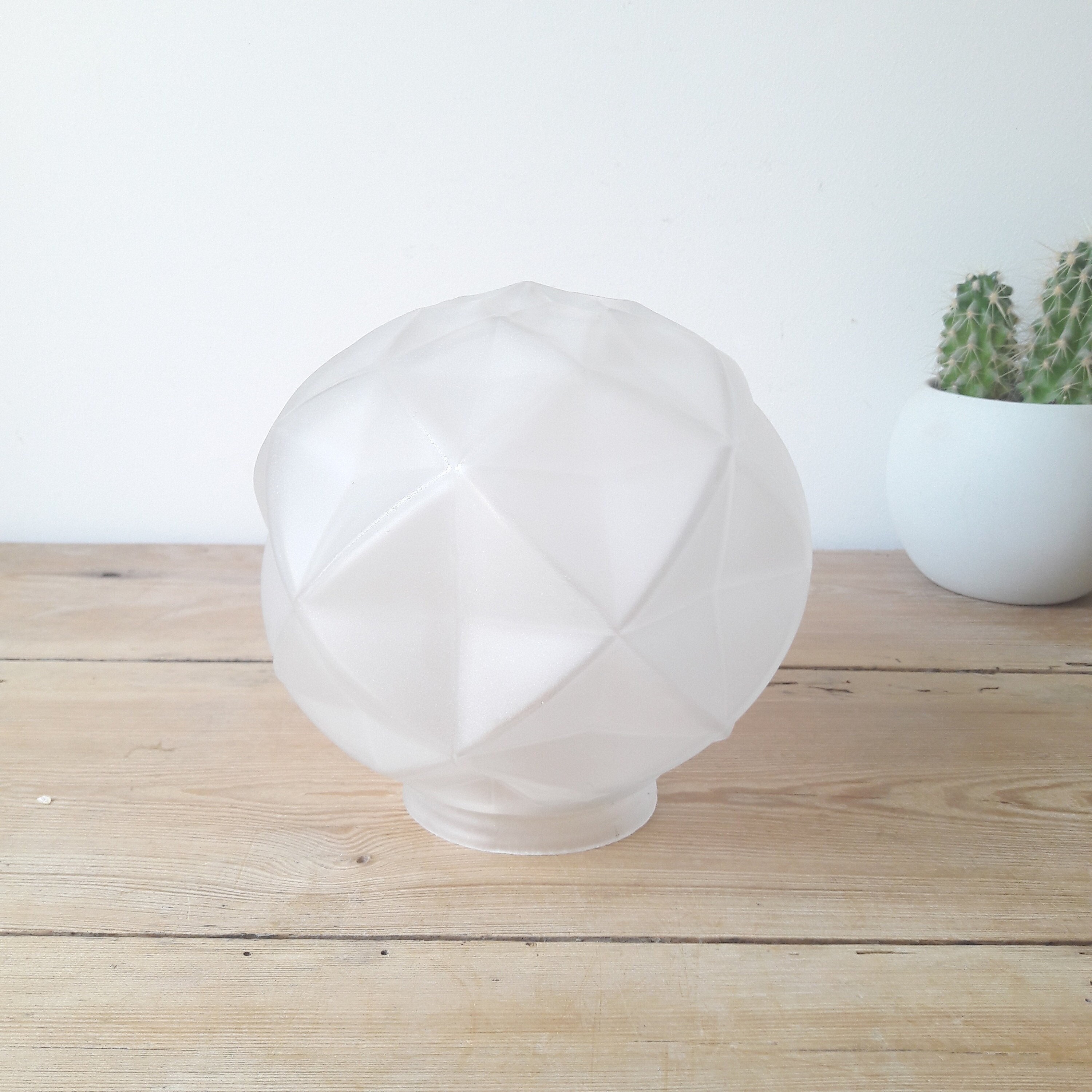 Plafonnier Art Déco/Francais Vintage/Globe Facété/Pâte de Verre Transparent/1940