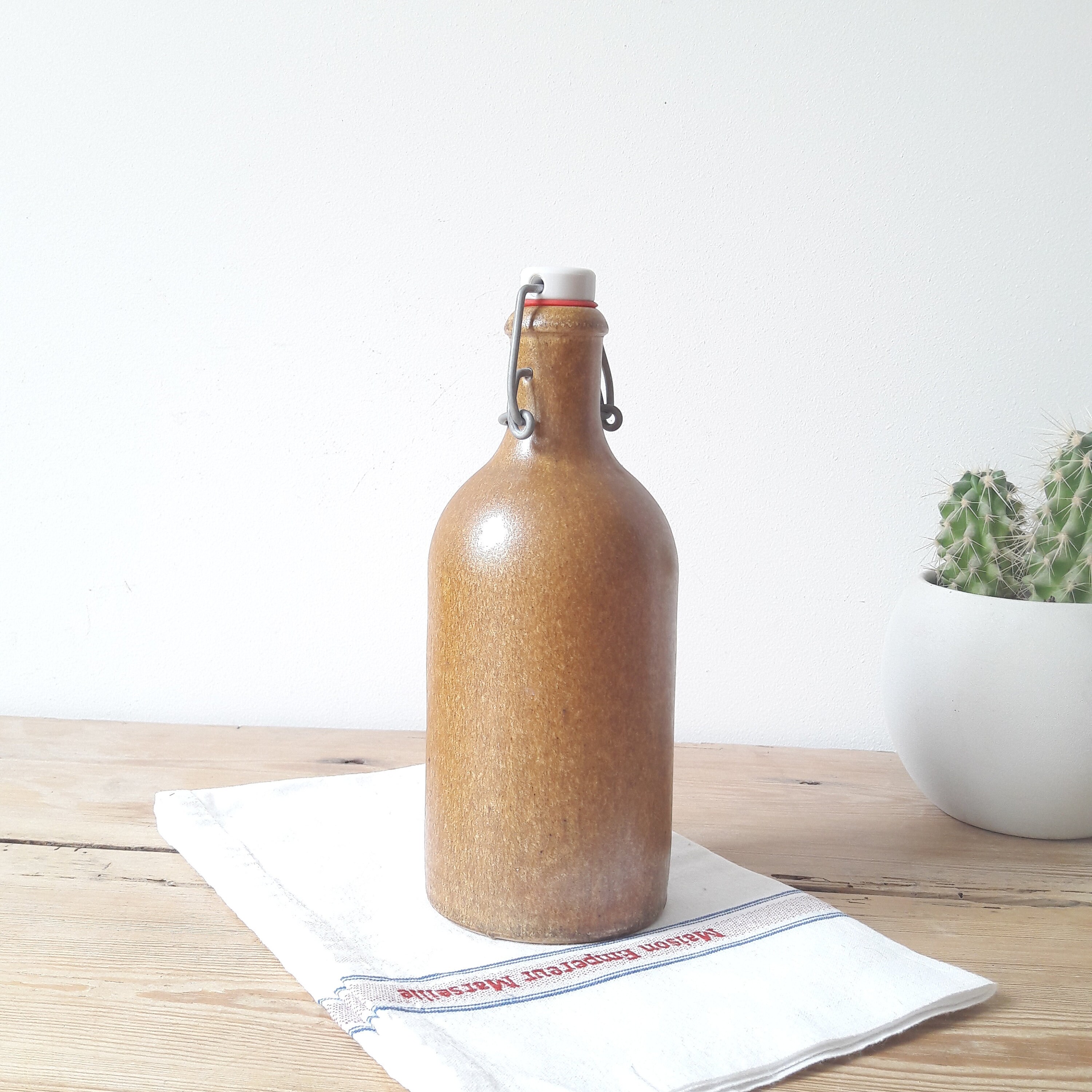 Bouteille en Grès Ancienne/Grès Naturel Vernissé/Bouchon Étanche Ceramique/Couleur Cognac/France 196