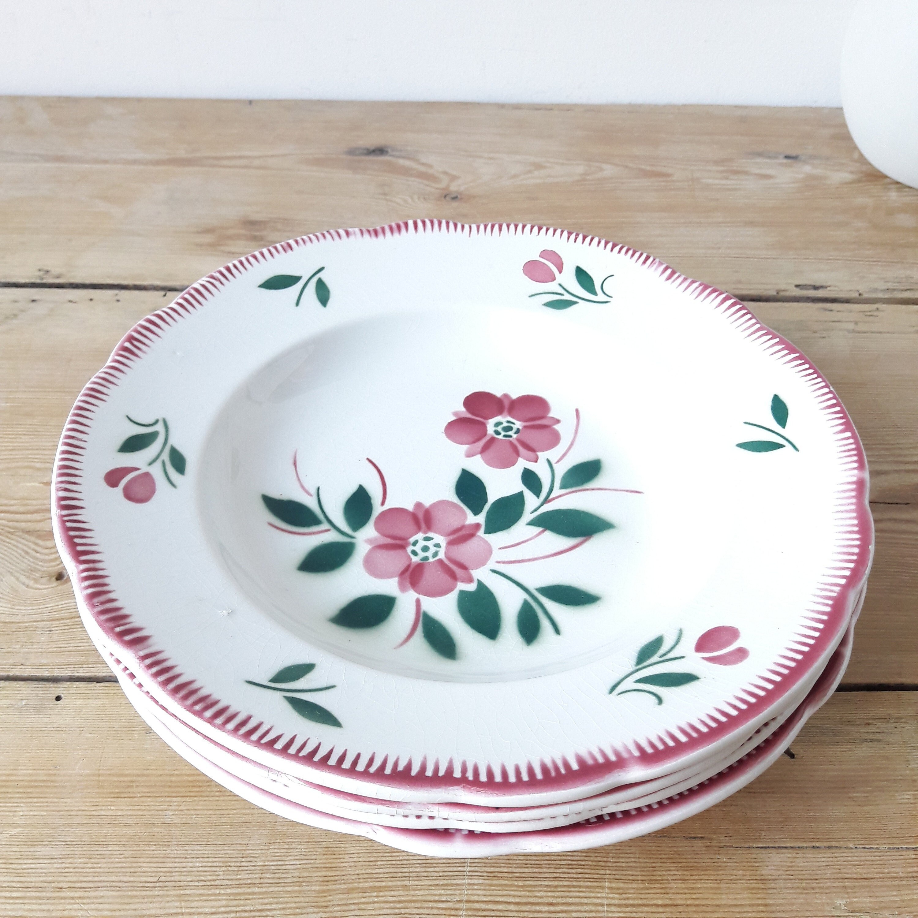 Lunéville Vintage/Assiettes Creuses/Faience de Luneville/Décor Fleurs Rouges et Vert/Keller & Guérin